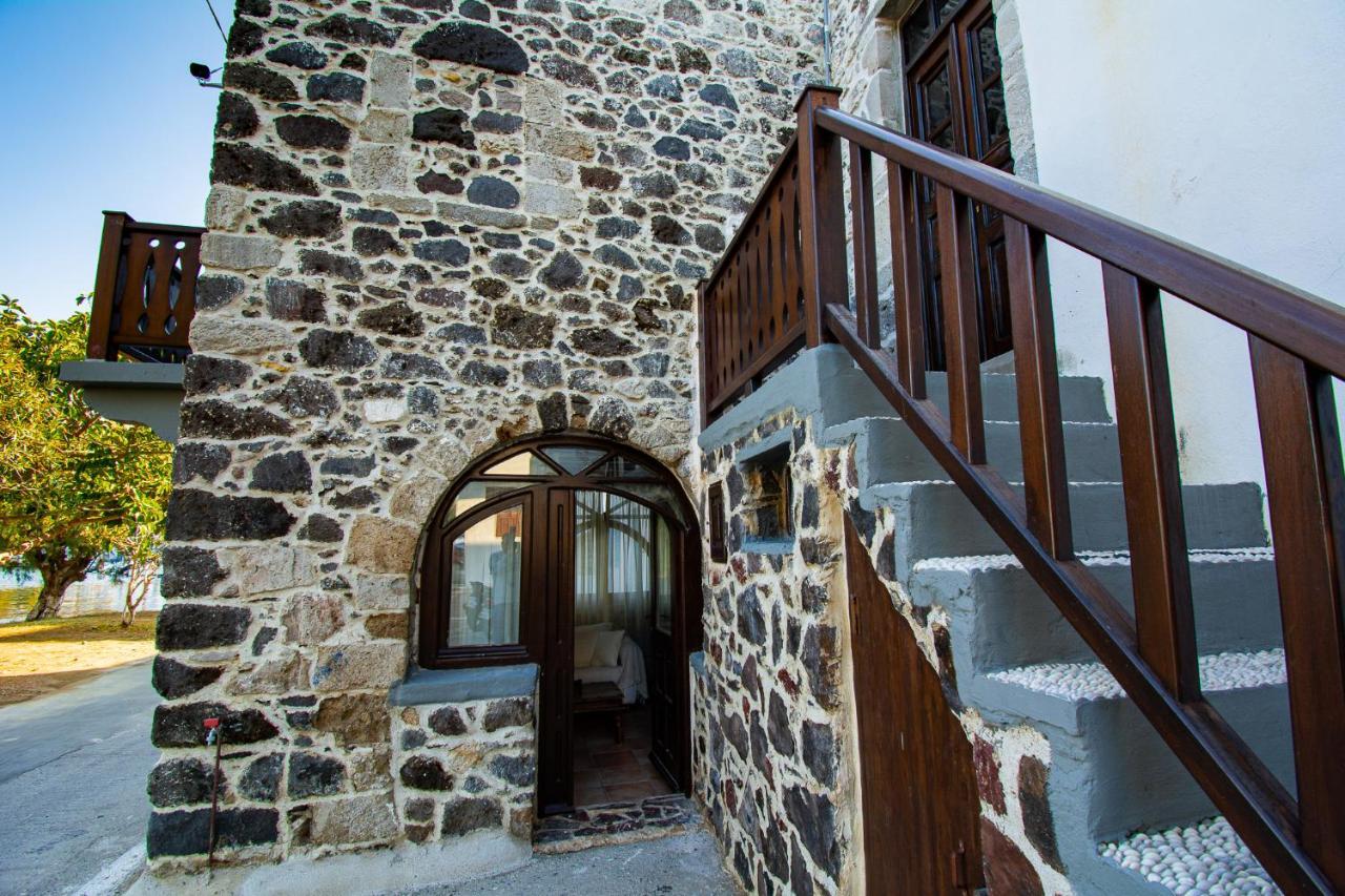 Апартаменты Plousiadi΄S Stone House Paloi Экстерьер фото