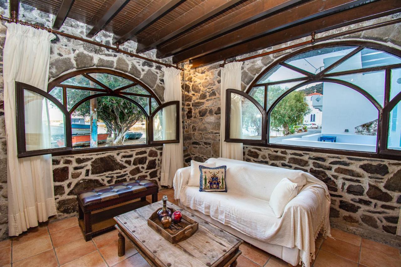 Апартаменты Plousiadi΄S Stone House Paloi Экстерьер фото
