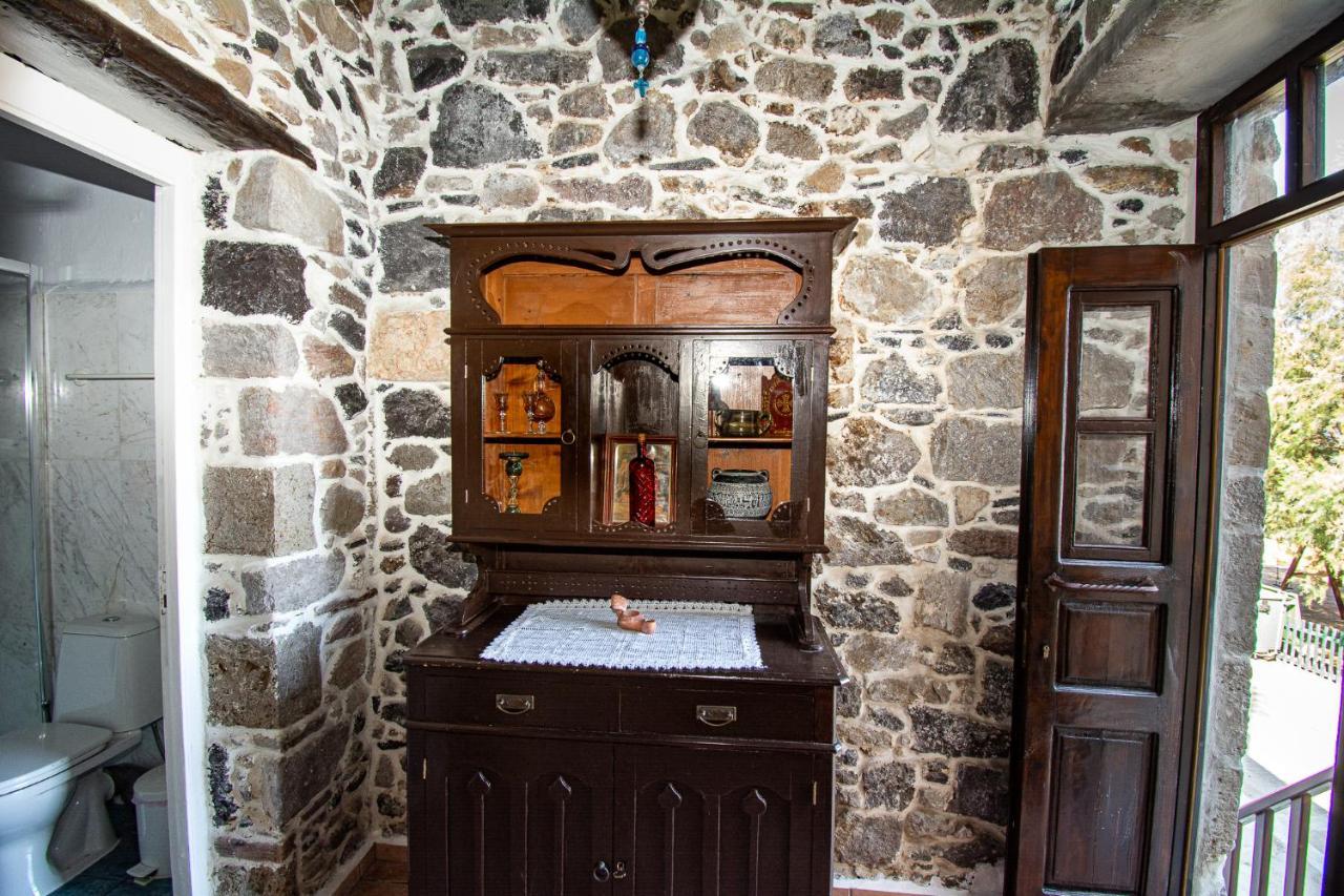 Апартаменты Plousiadi΄S Stone House Paloi Экстерьер фото